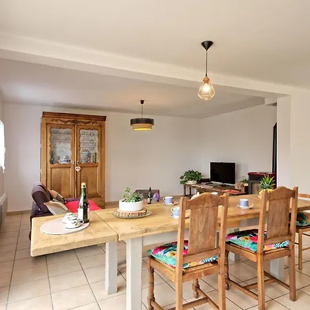 Сasa de vacaciones Chez Lucie By Interhome *